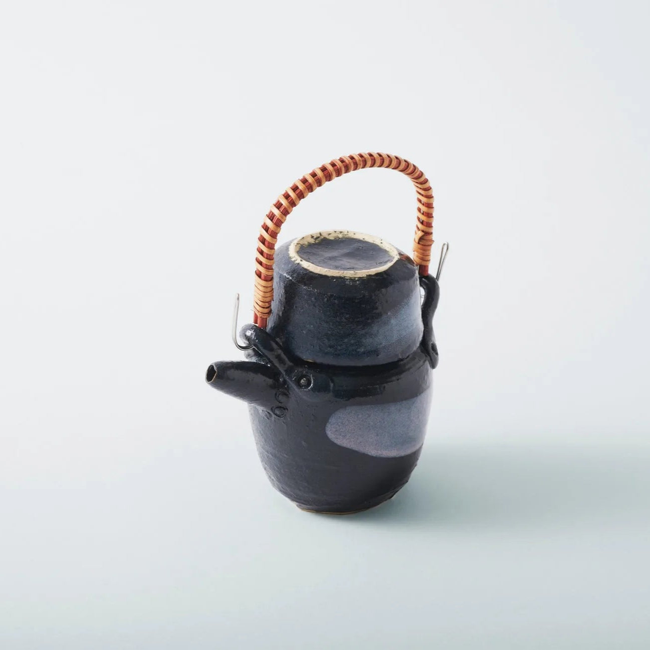 Eiki Kisha Teapot Set – Japanese secret meeting tea set for intimate gatherings and elegant tea ceremonies.