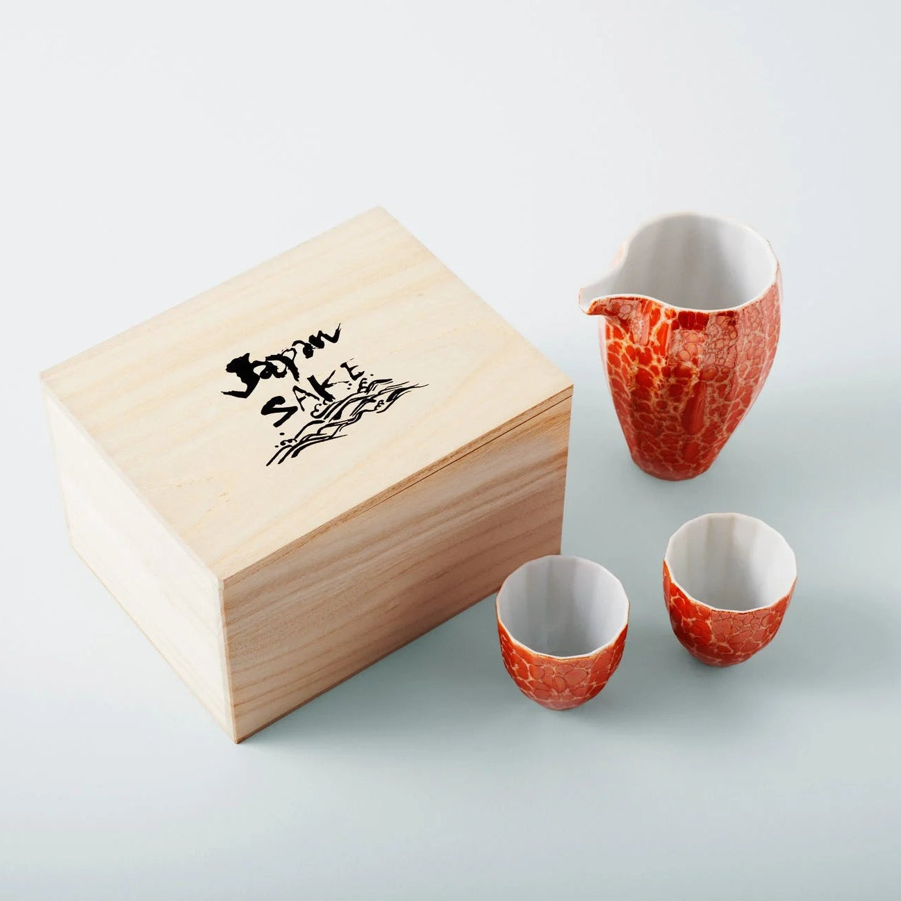 Enga Japanese Utage Sake Set with champagne-inspired design and elegant craftsmanship.