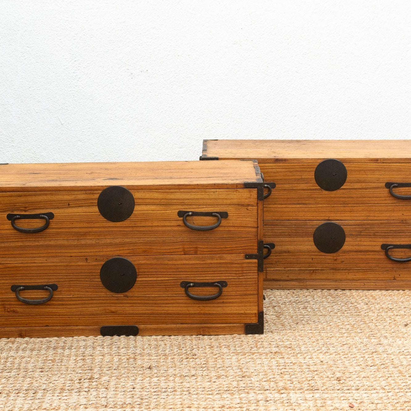 Fūga antique Japanese 2-piece tansu dresser with traditional wood joinery and iron hardware.