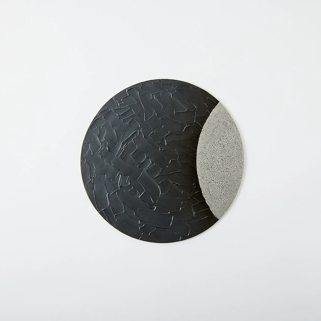 Gaenzara Japanese ceramic serving plate – traditional dinnerware for authentic Japanese meals and presentation.
