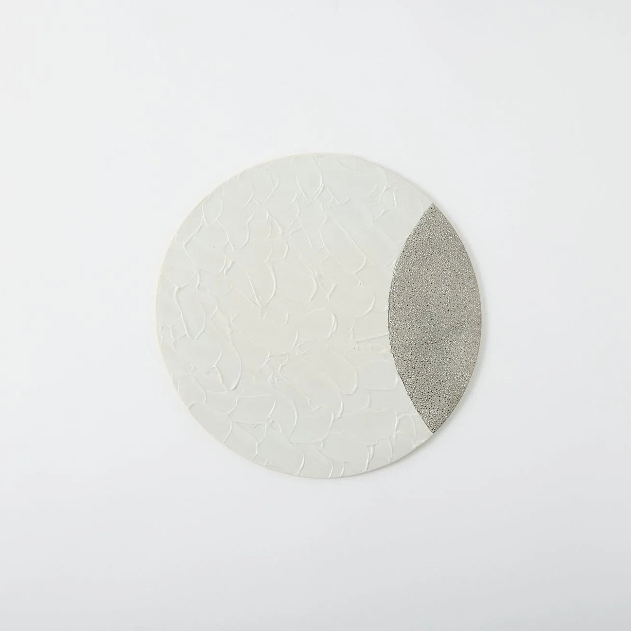 Gaenzara Japanese ceramic serving plate – traditional dinnerware for authentic Japanese meals and presentation.