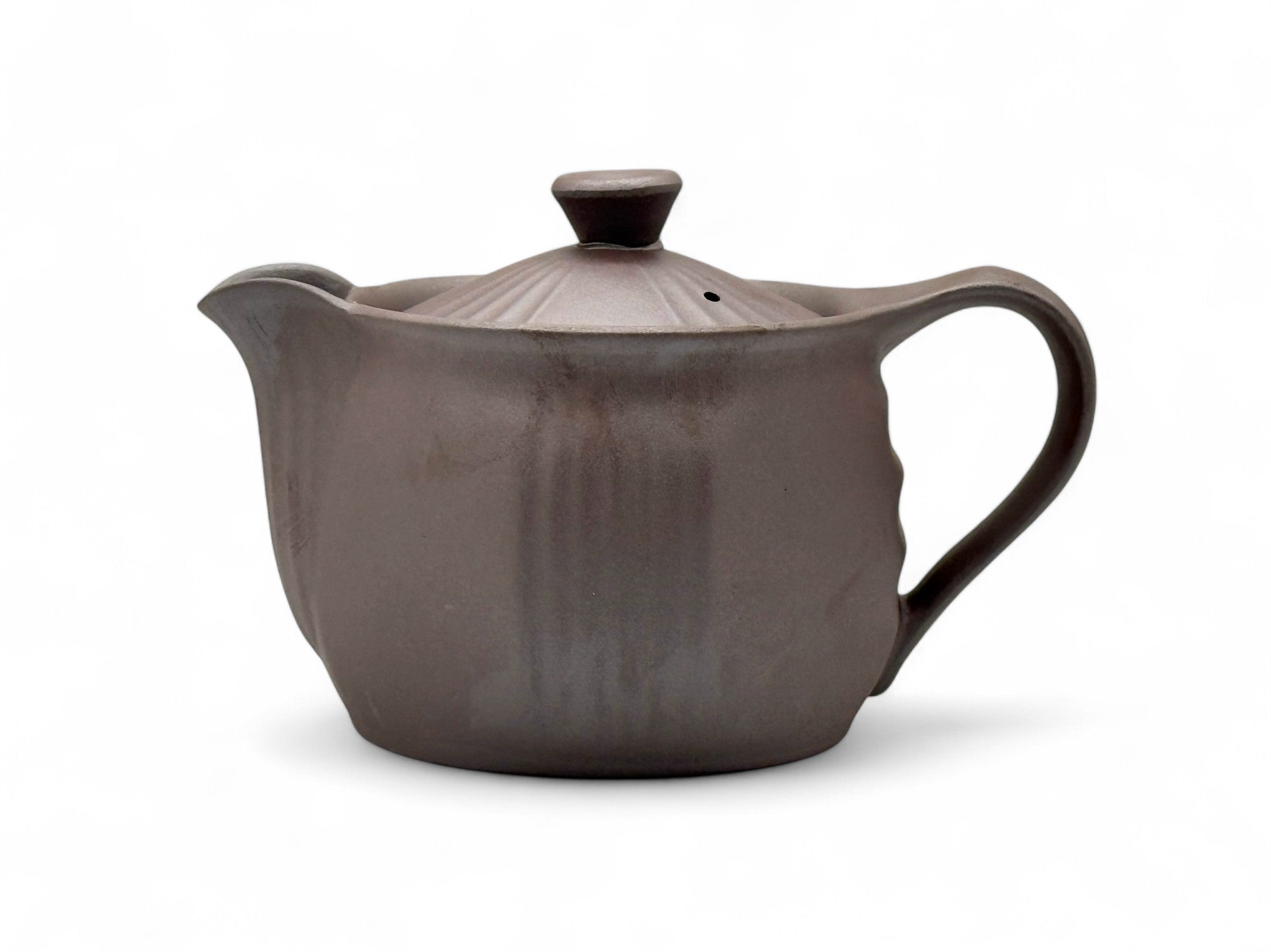 Handmade Ichiro Brown Banko-yaki Kyusu Japanese teapot for brewing green tea with authentic traditional ceramic craftsmanship.