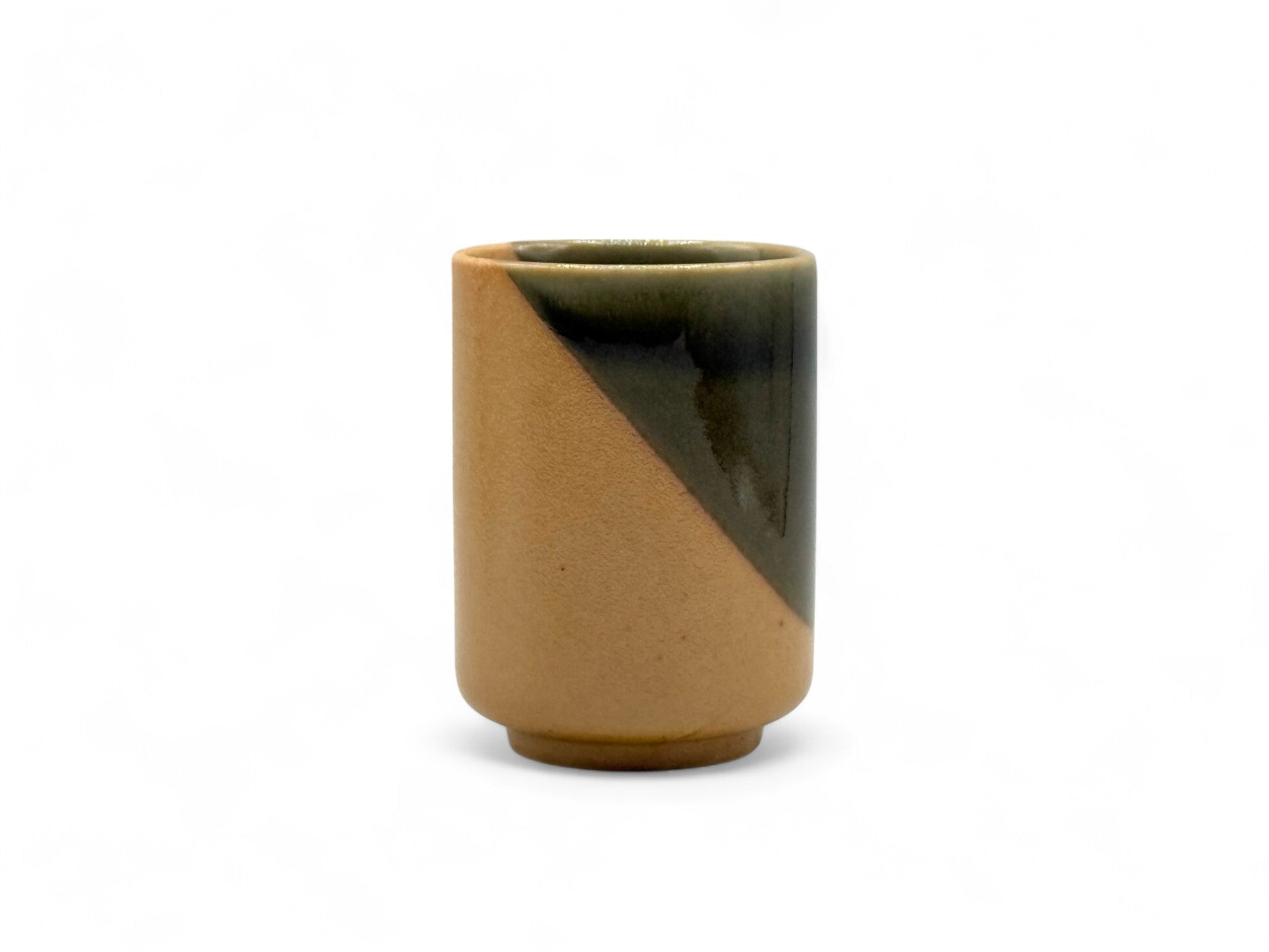 Handcrafted Shigaraki-yaki Yunomi Japanese teacup with traditional glaze, perfect for daily tea rituals.