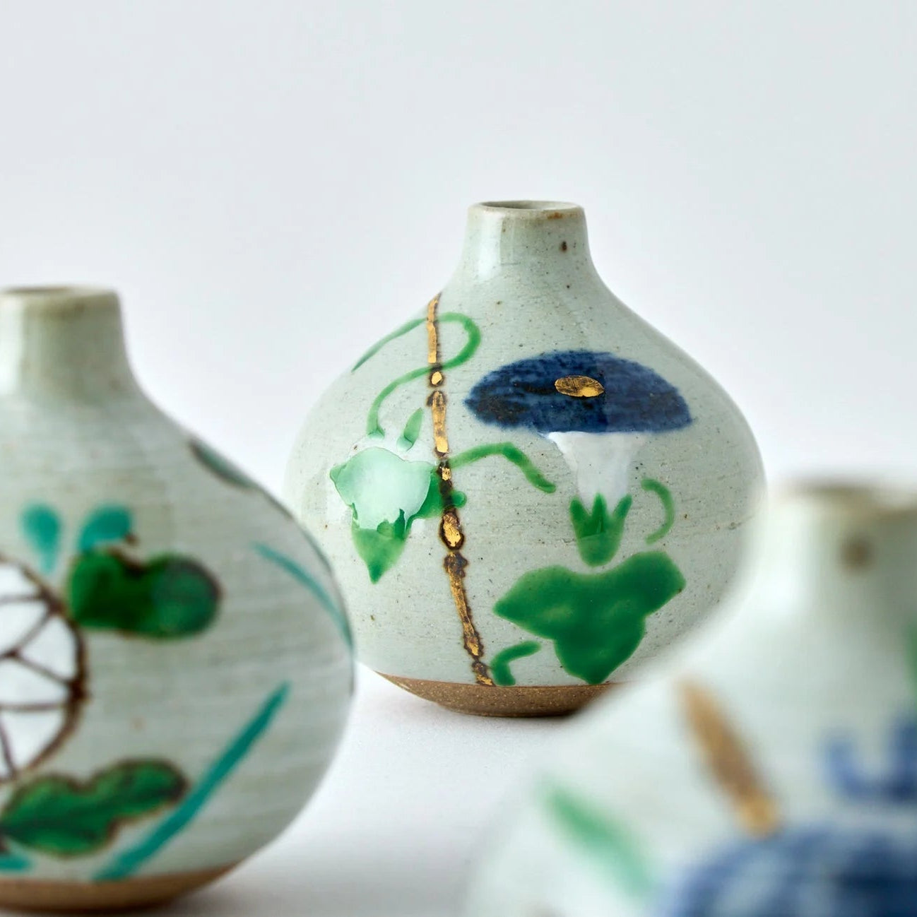 Handmade Japanese Tesai Kabin flower vase with Asagao morning glory motif, slipware Karatsu ceramic.