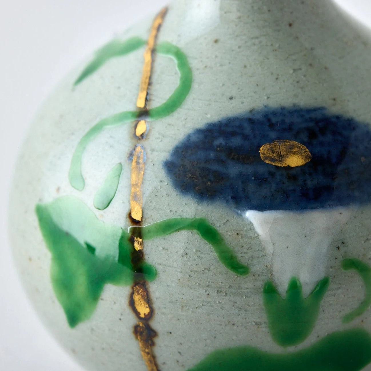 Handmade Japanese Tesai Kabin flower vase with Asagao morning glory motif, slipware Karatsu ceramic.