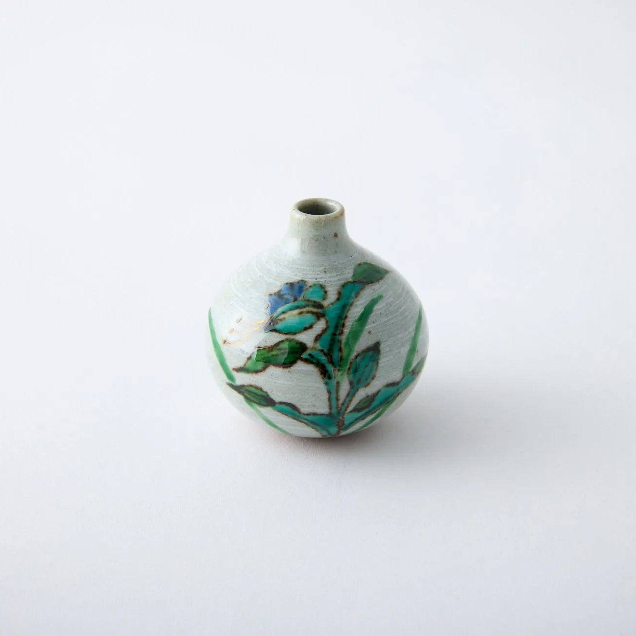 Japanese Tesai Kabin flower vase with Tsuyukusa motif, handmade Karatsu and Amakusa ceramic.