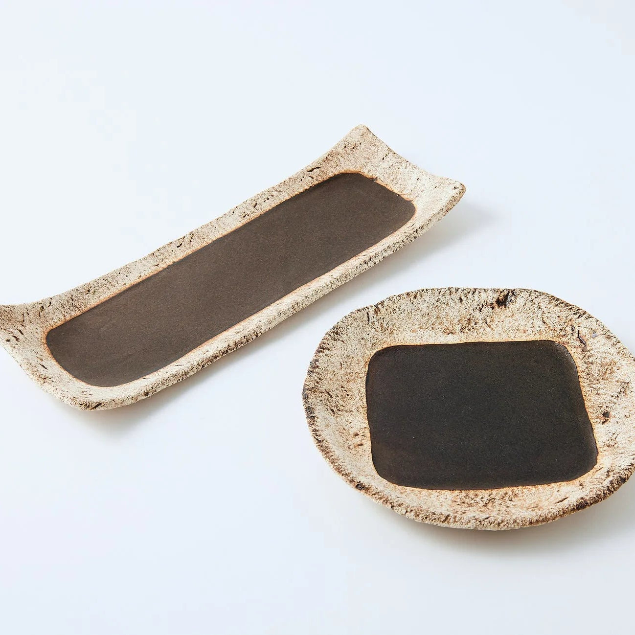 Keshiki Zara Japanese semi-porcelain rectangular plate made from mixed clay for elegant modern dining.