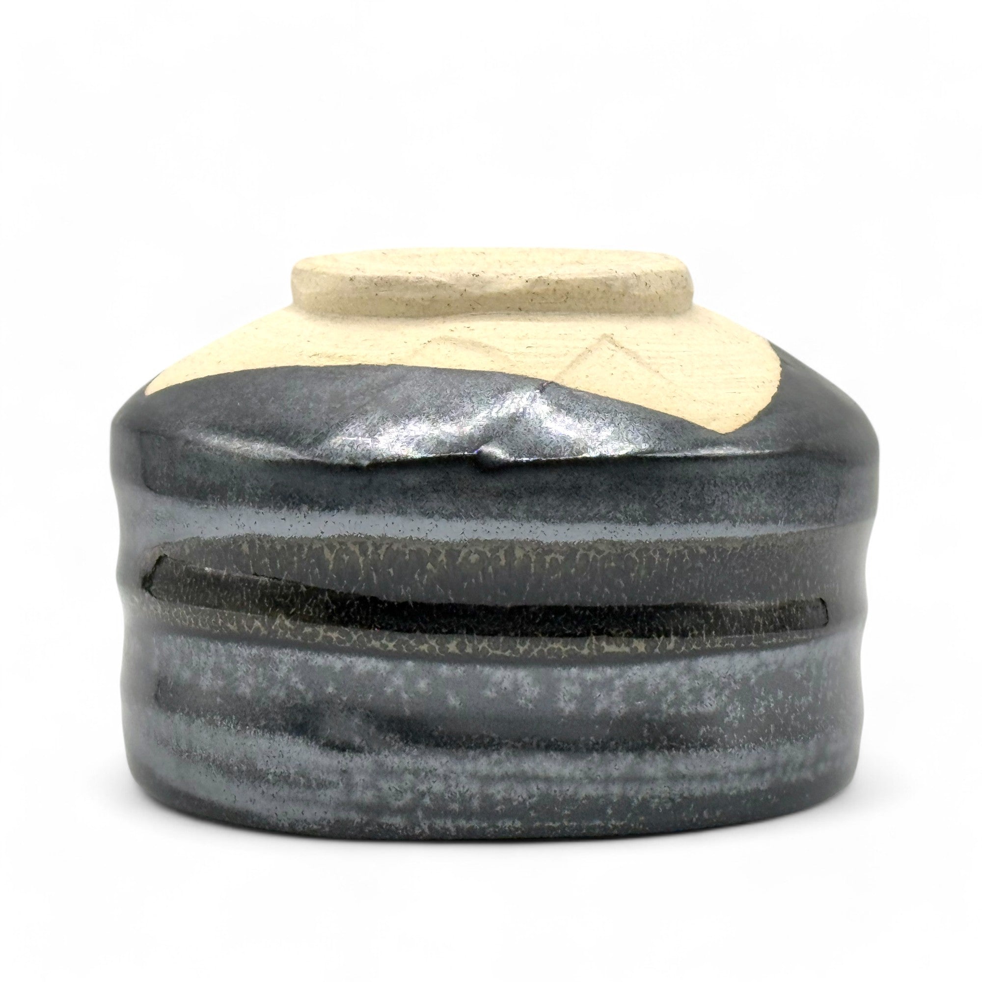 Kokuyu Urushi black chawan Japanese matcha bowl handcrafted Mino-yaki tea bowl from Japan.