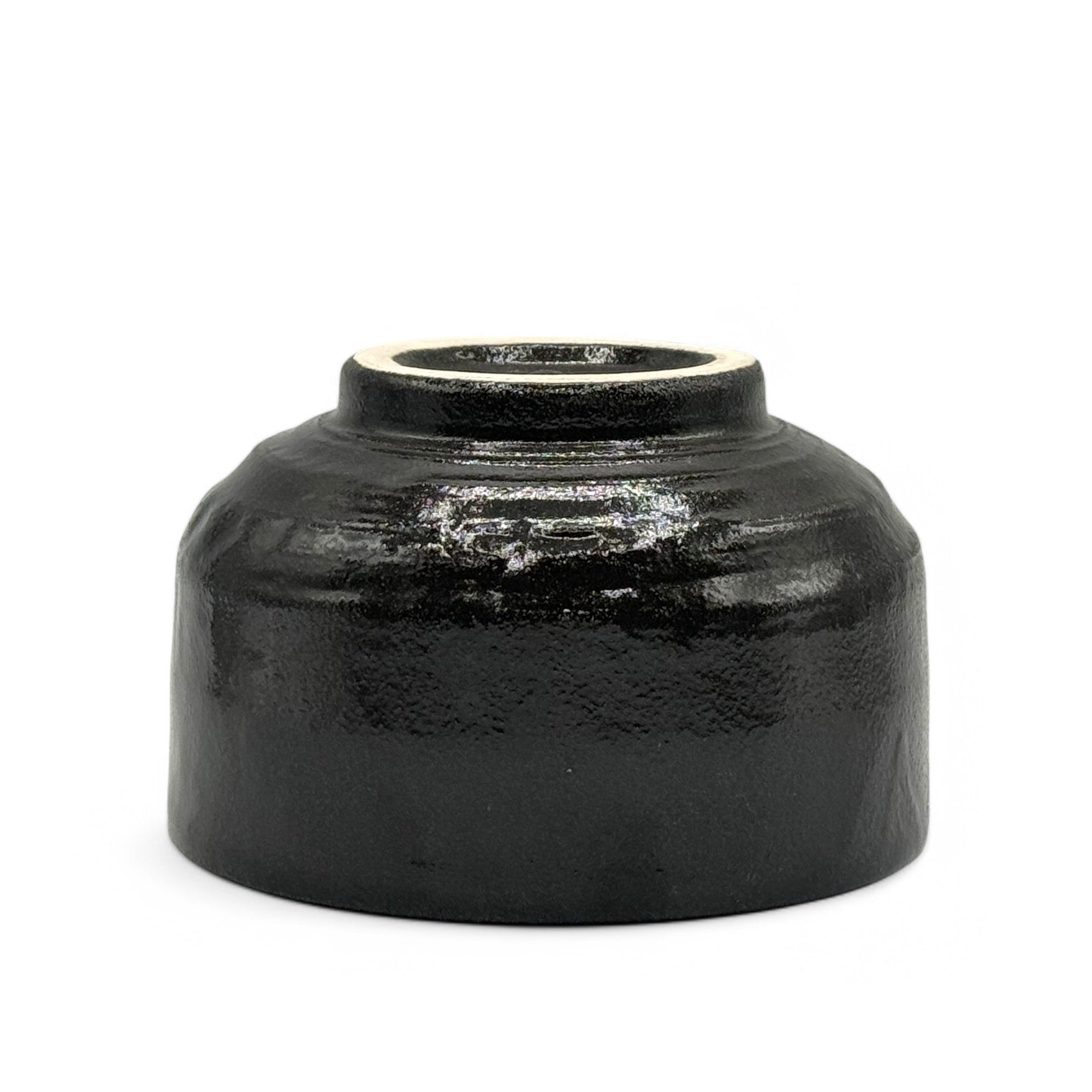 Kurogane Hake black Mino-yaki chawan by Genji Japanese matcha bowl handcrafted ceramic tea bowl.