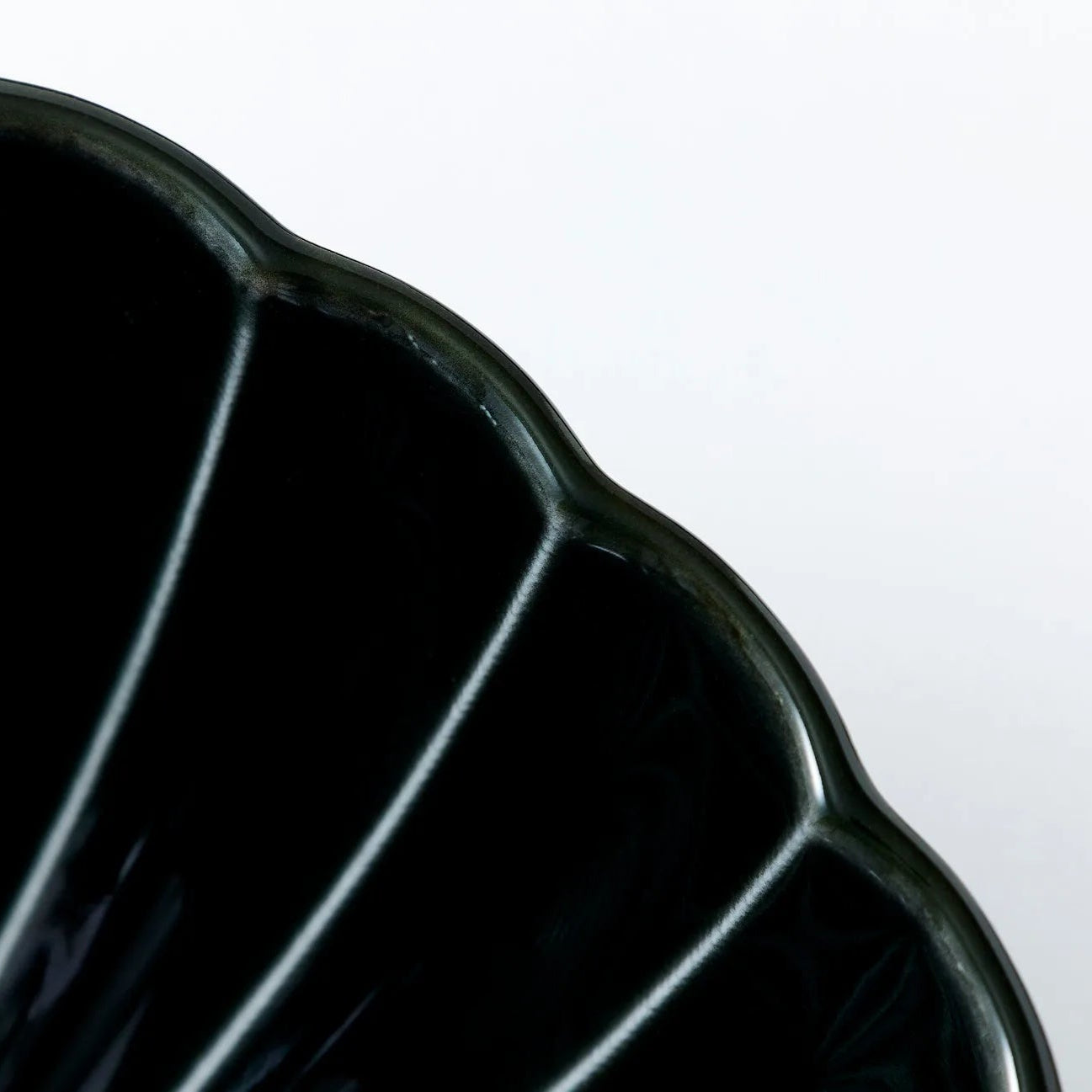 Kurokage large deep round bowl in ink black ceramic – elegant Japanese tableware for modern, minimalist dining.