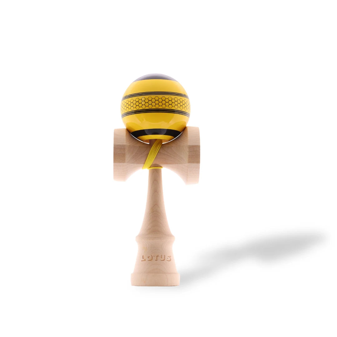Lotus Sting Kendama made of natural beech wood – premium Japanese skill toy for balance tricks and freestyle play.