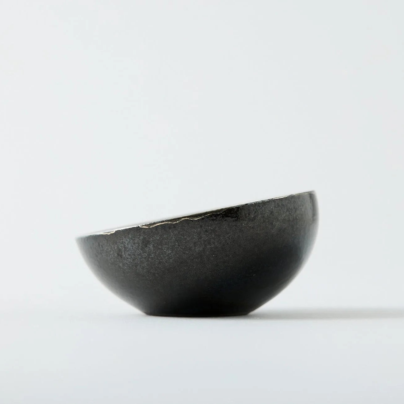 Marubi Japanese Utage small round bowl – handcrafted ceramic tableware for elegant and traditional Japanese dining.