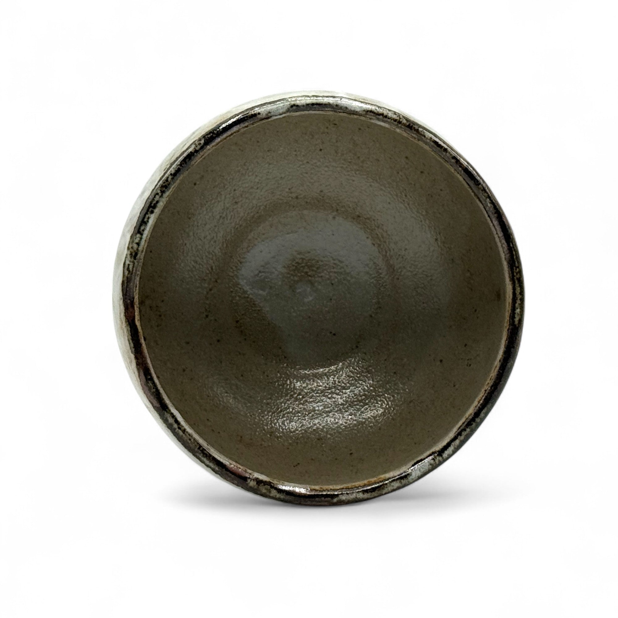 Gray Mino-yaki Japanese matcha bowl (chawan) with pouring spout, handmade ceramic bowl for whisking matcha tea and matcha lattes.