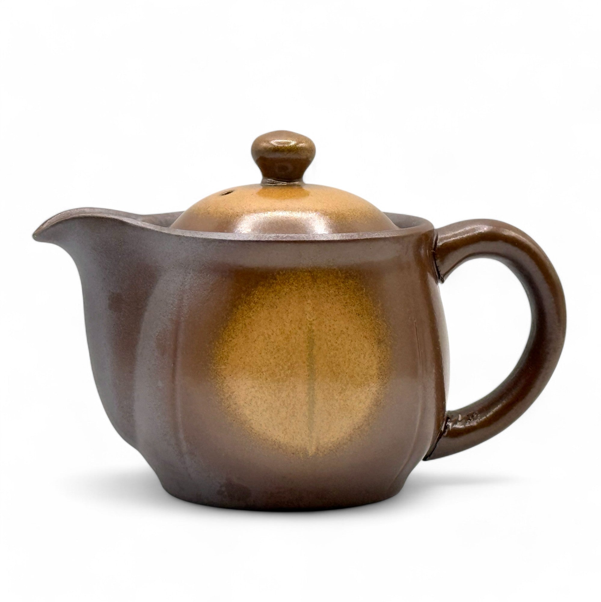 Mirai brown Banko-yaki Kyusu Japanese teapot handcrafted in clay, ideal for brewing authentic Japanese green tea.