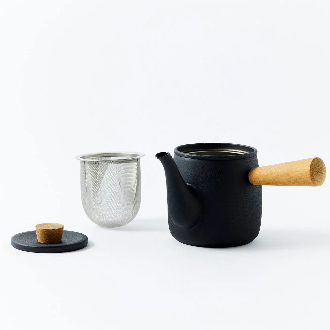 Seikoku black stainless steel teapot with modern Japanese design for elegant tea brewing.