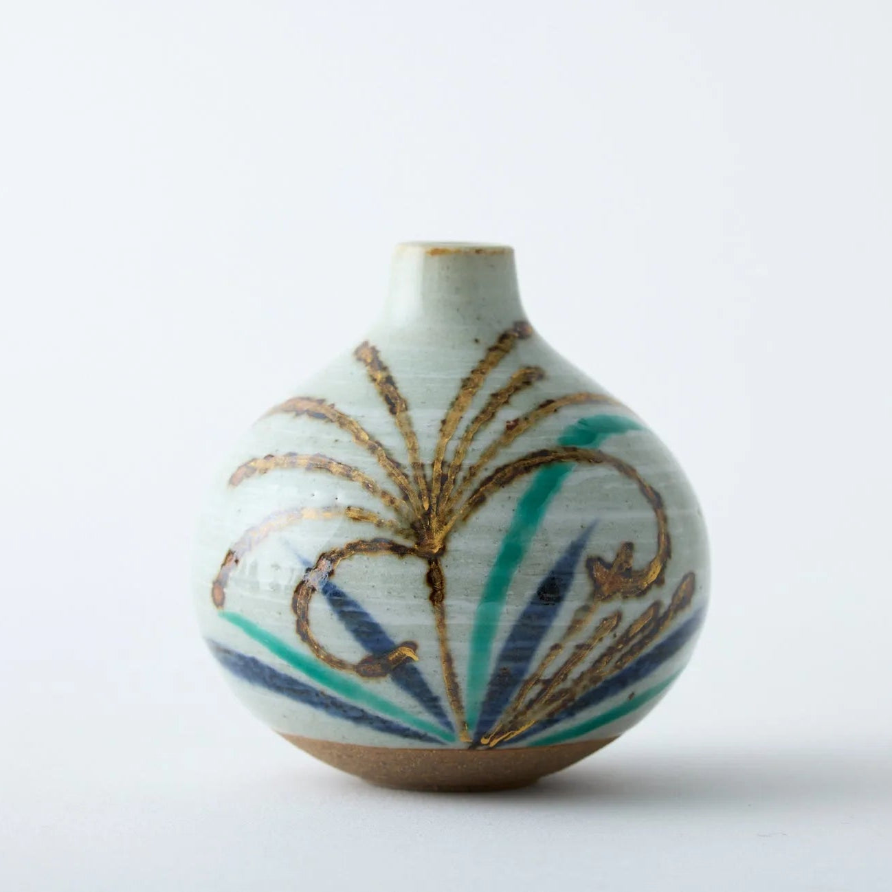 Susuki Tesai Kabin Japanese flower vase, handcrafted ceramic for traditional ikebana and home décor display.