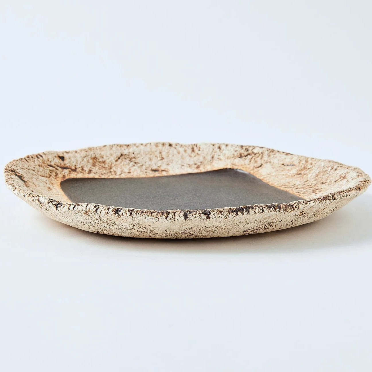 Tōjishiki 21cm Japanese semi-porcelain & clay plate, handcrafted elegant tableware for dining or gifts.