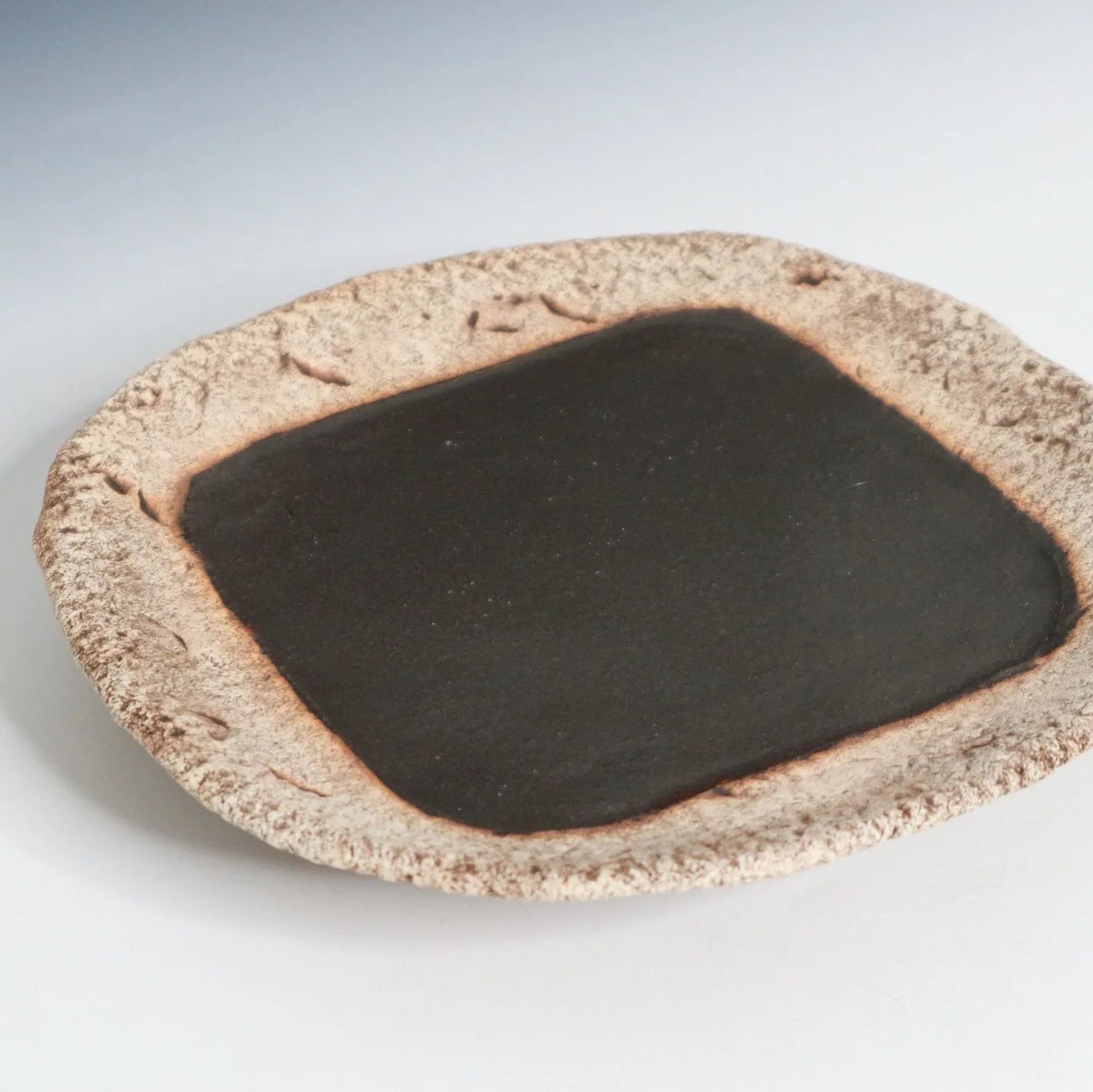 Tōjishiki 21cm Japanese semi-porcelain & clay plate, handcrafted elegant tableware for dining or gifts.