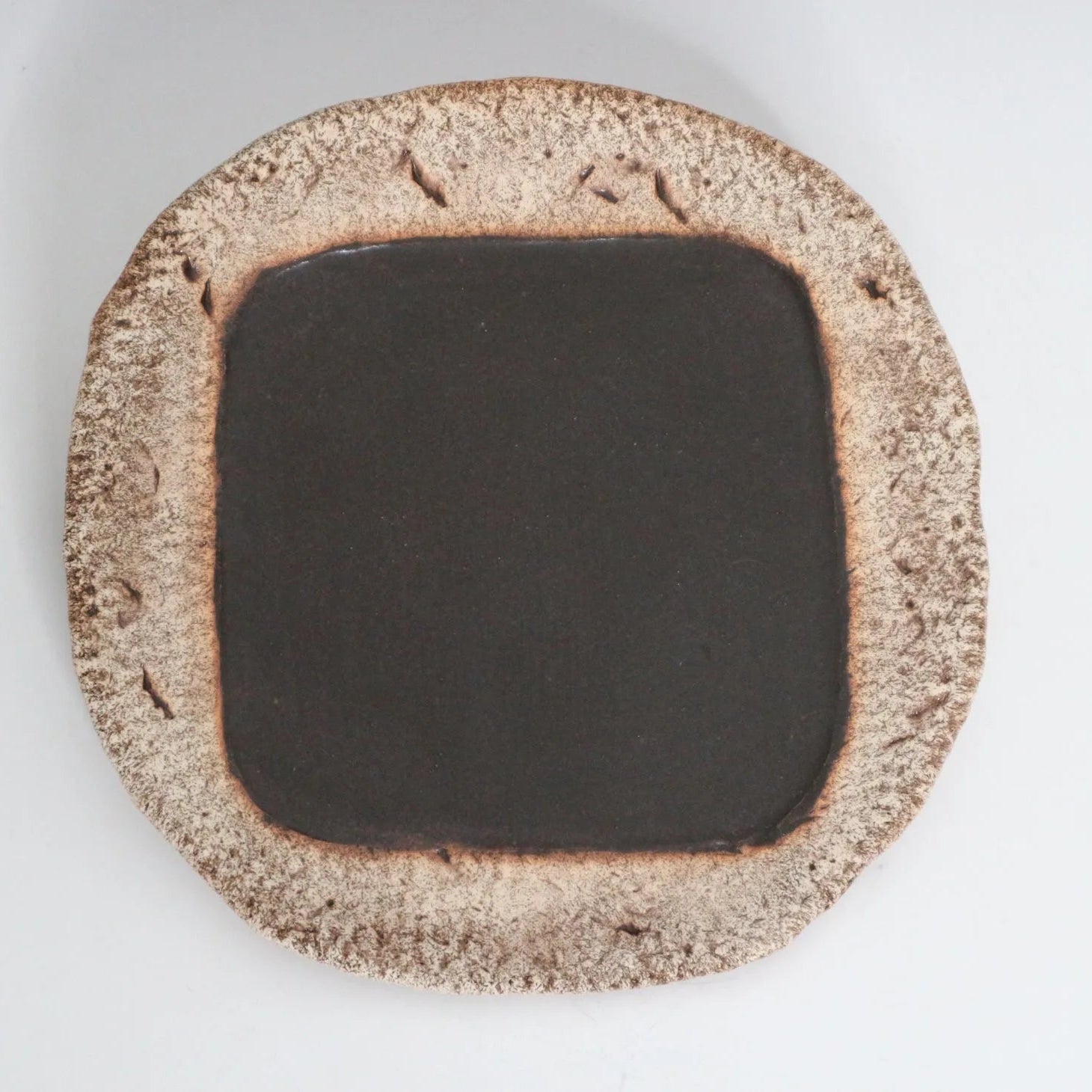 Tōjishiki 21cm Japanese semi-porcelain & clay plate, handcrafted elegant tableware for dining or gifts.