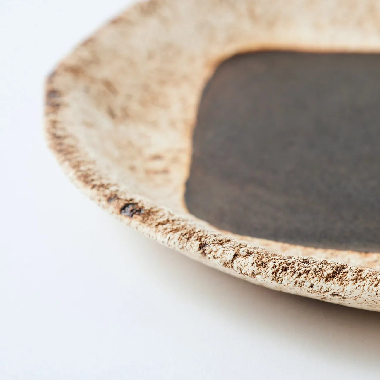 Tōjishiki 21cm Japanese semi-porcelain & clay plate, handcrafted elegant tableware for dining or gifts.