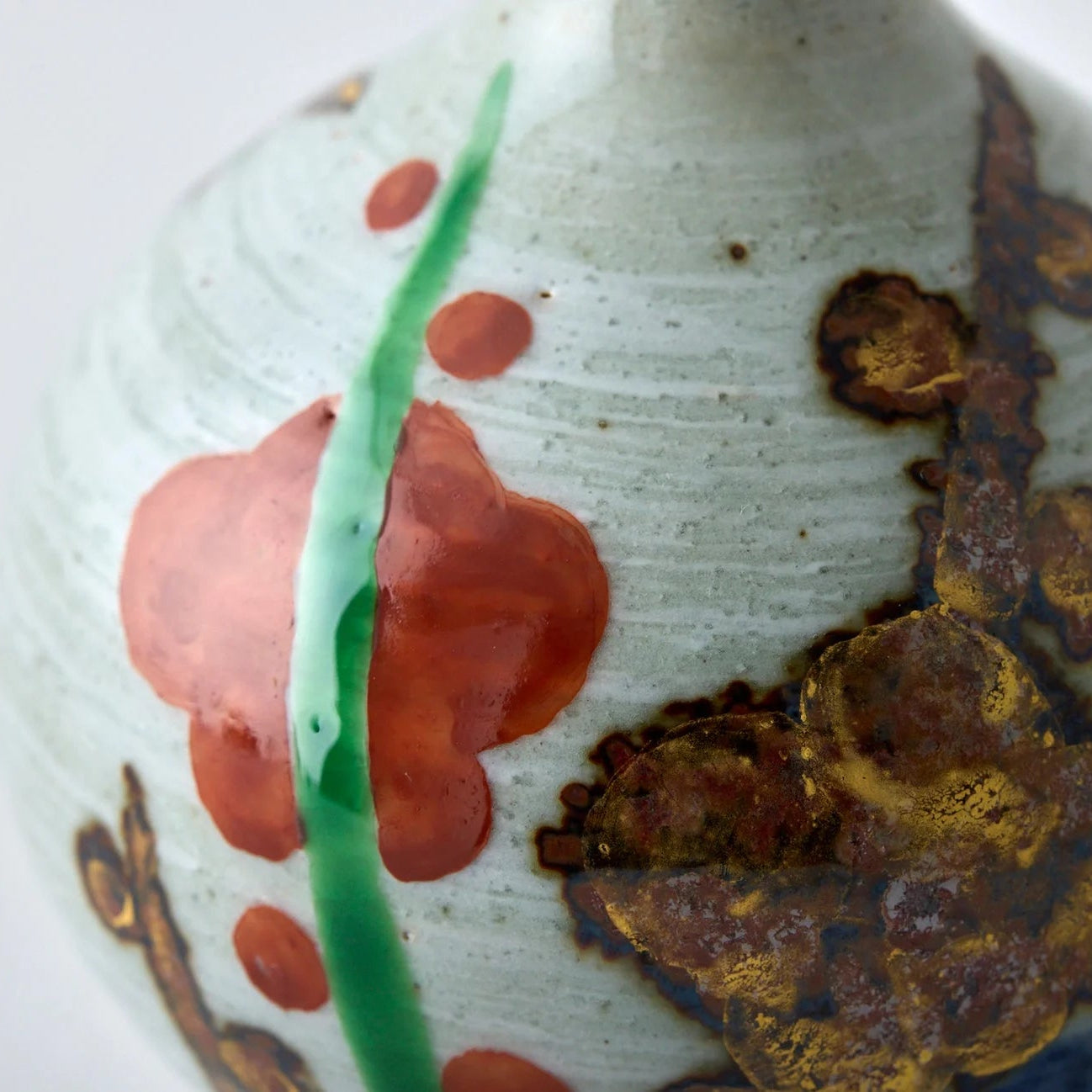 Yari Ume Tesai Kabin Japanese flower vase, traditional ceramic ikebana vase.