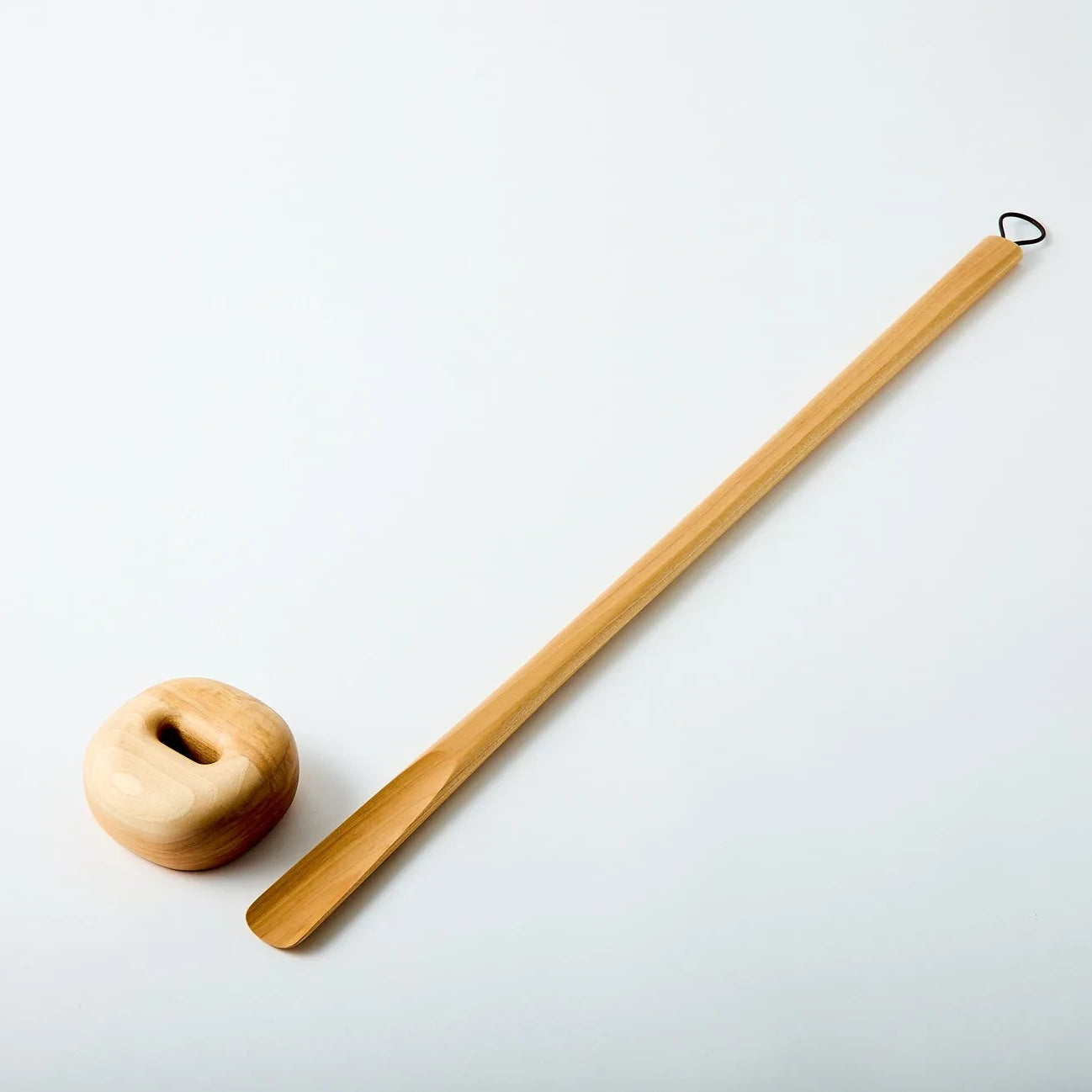 Yuhuro Japanese comfy shoehorn for easy, ergonomic slip-on shoes, designed for comfort and effortless use.