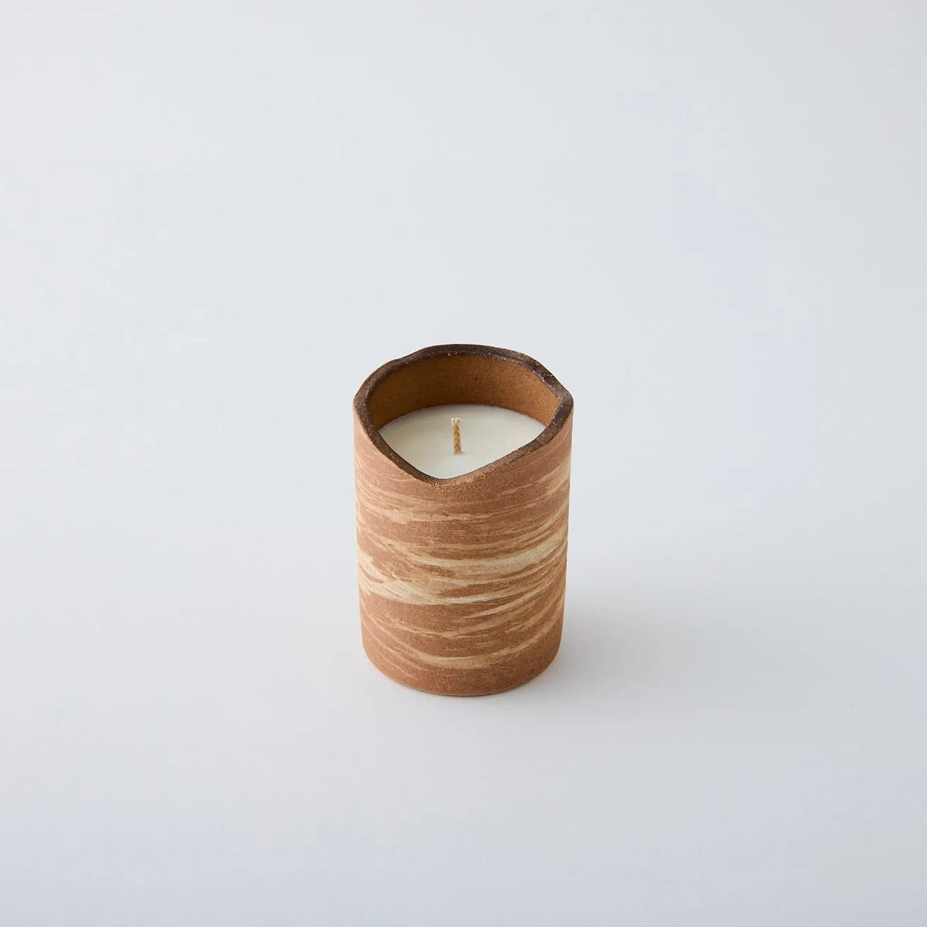 Akikaze Autumn Breeze Japanese aroma candle with sandalwood and cedar scent in minimalist glass jar, soy wax, calming home décor.