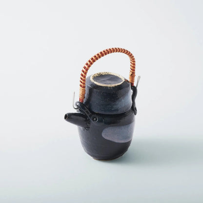 Eiki Kisha Teapot Set – Japanese secret meeting tea set for intimate gatherings and elegant tea ceremonies.