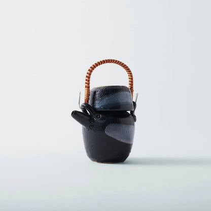 Eiki Kisha Teapot Set – Japanese secret meeting tea set for intimate gatherings and elegant tea ceremonies.