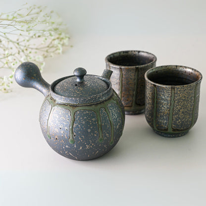 Gado Yakishime Kyusu teapot set – handcrafted Japanese teaware perfect for tea brewing and serving.