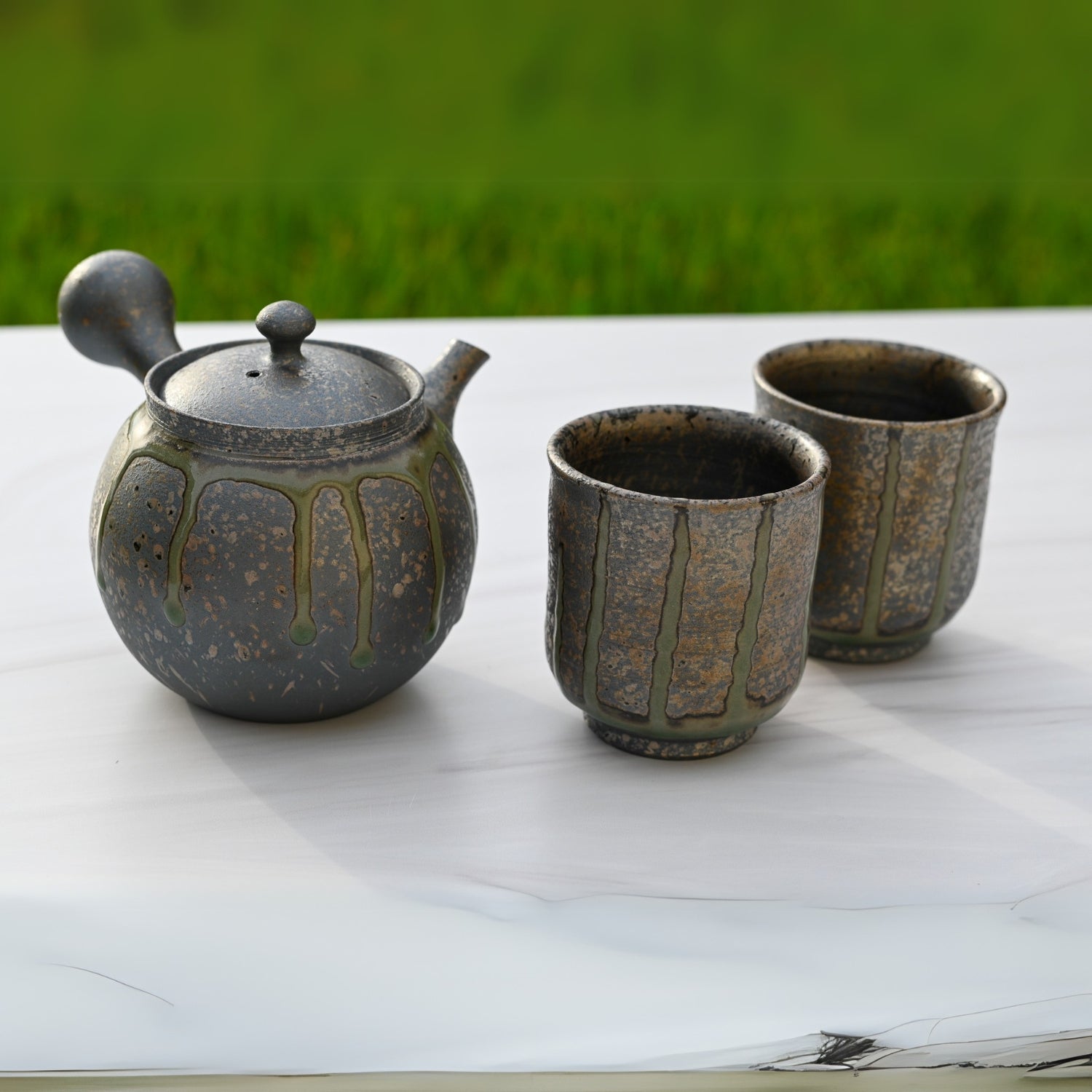 Gado Yakishime Kyusu teapot set – handcrafted Japanese teaware perfect for tea brewing and serving.