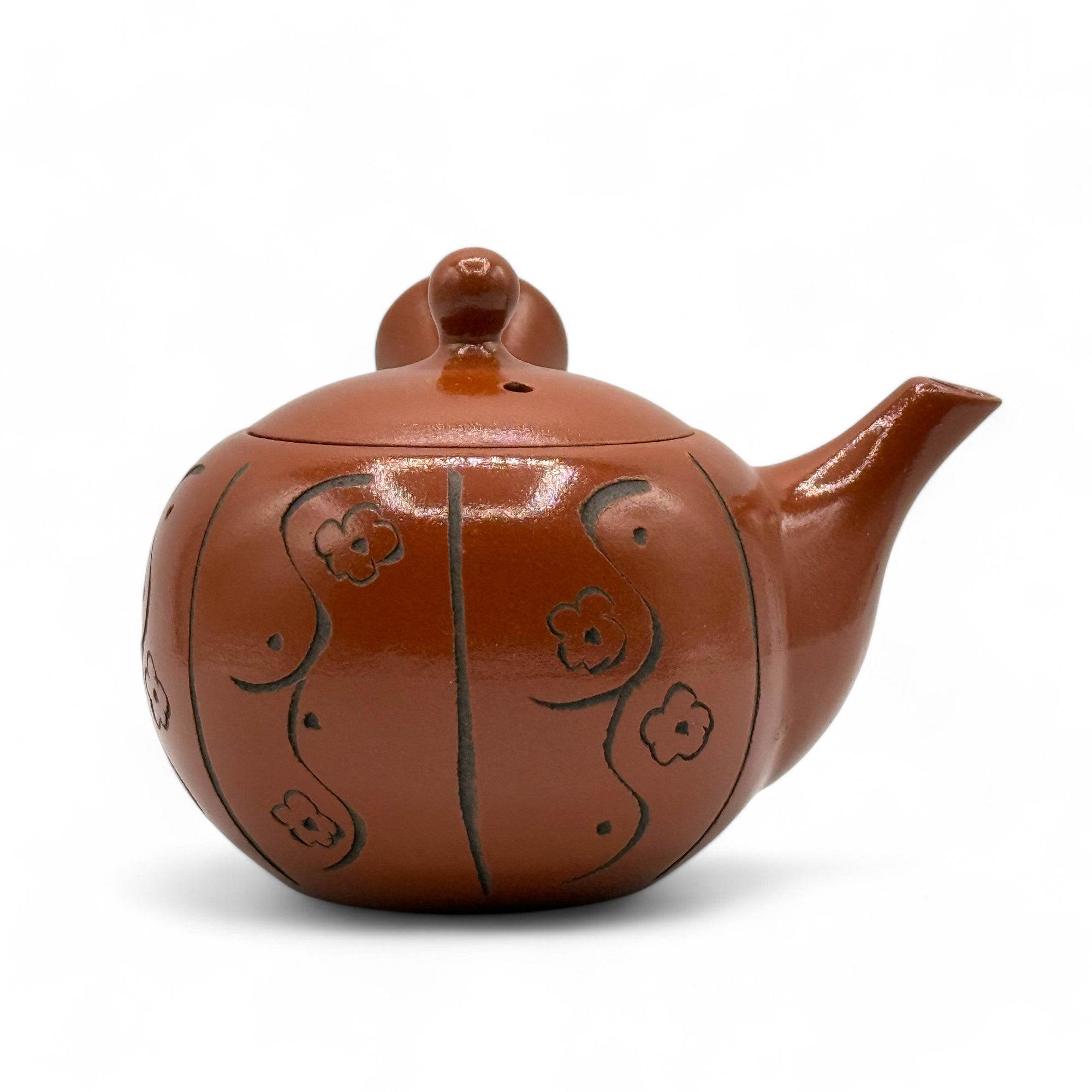 Handcrafted Yixing Tokusa Red Tokoname-yaki Kyusu Japanese teapot for authentic loose leaf tea brewing.