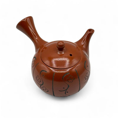 Handcrafted Yixing Tokusa Red Tokoname-yaki Kyusu Japanese teapot for authentic loose leaf tea brewing.