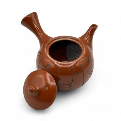 Handcrafted Yixing Tokusa Red Tokoname-yaki Kyusu Japanese teapot for authentic loose leaf tea brewing.