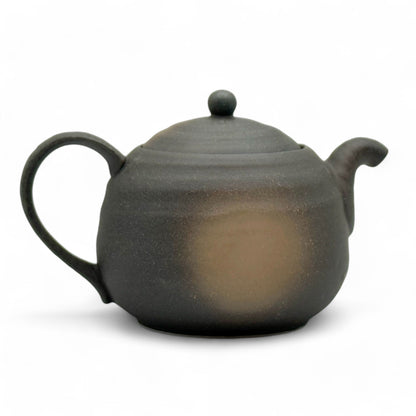 Iga Fukimaru Black Bizen-yaki Kyusu Japanese teapot – handmade ceramic teapot from Japan for brewing loose leaf tea.