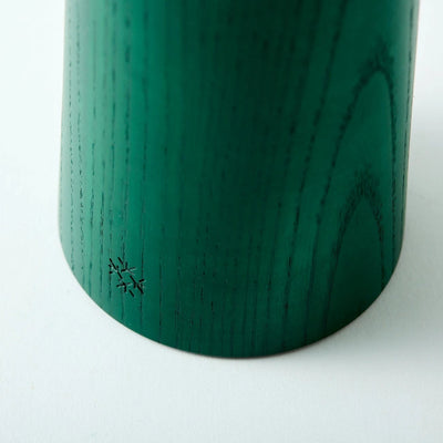 Elegant Japanese pivot mirror with 360° rotating design, perfect for modern and minimalist interior spaces.