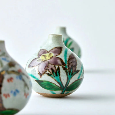 Japanese Tesai Kabin flower vase with Kikyo motif, handmade Karatsu clay with Amakusa slipware finish.
