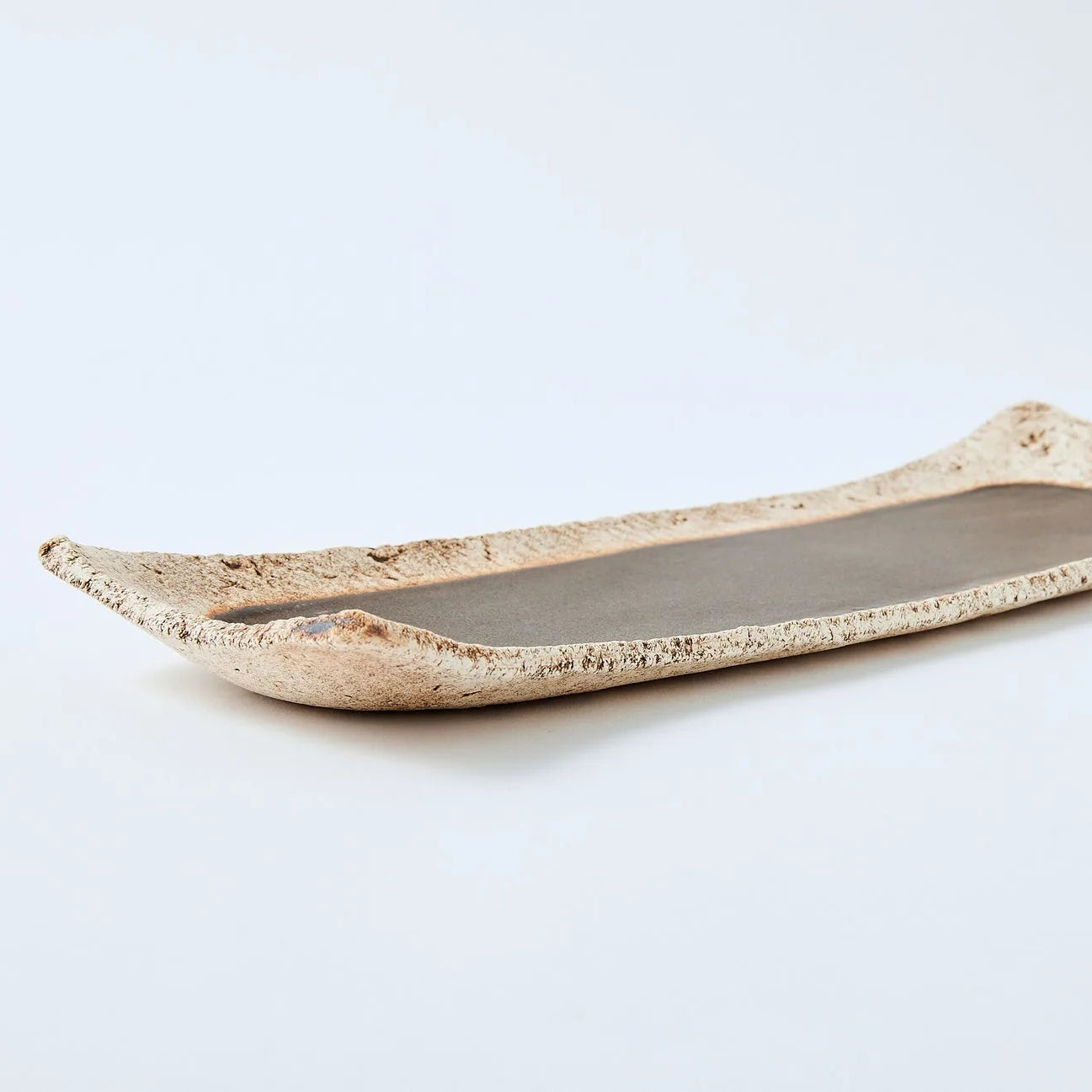 Keshiki Zara Japanese semi-porcelain rectangular plate made from mixed clay for elegant modern dining.