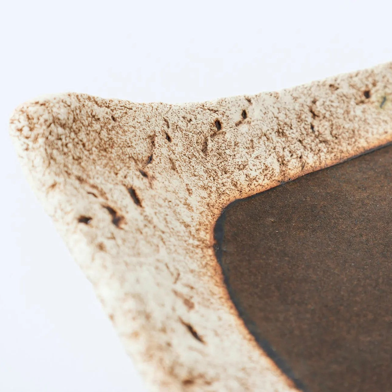 Keshiki Zara Japanese semi-porcelain rectangular plate made from mixed clay for elegant modern dining.