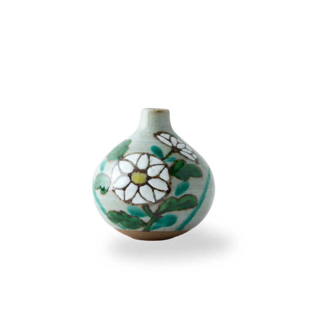 Kiku Tesai Kabin Japanese flower vase – handcrafted ceramic decor for ikebana and traditional Japanese interiors.