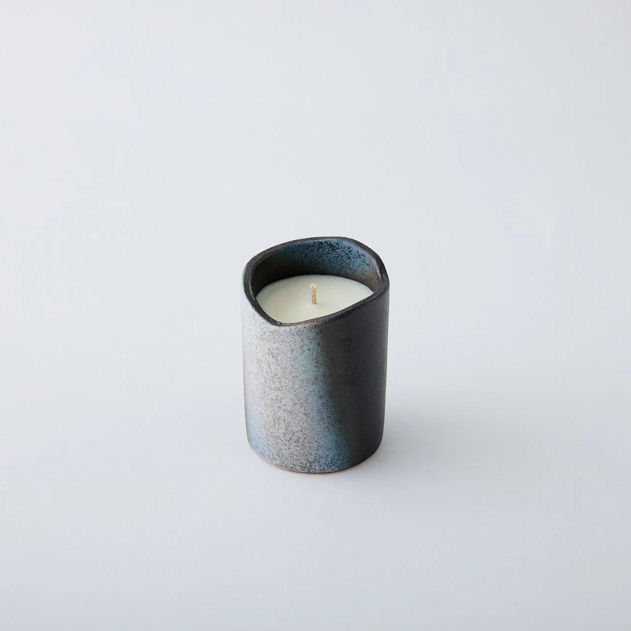 Kimorigaki Persimmon Japanese Aroma Candle made with natural soy wax, handcrafted for a calming and authentic home fragrance experience.