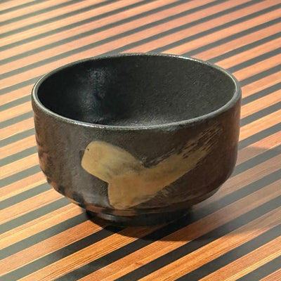 Kurogane Hake black Mino-yaki chawan by Genji Japanese matcha bowl handcrafted ceramic tea bowl.