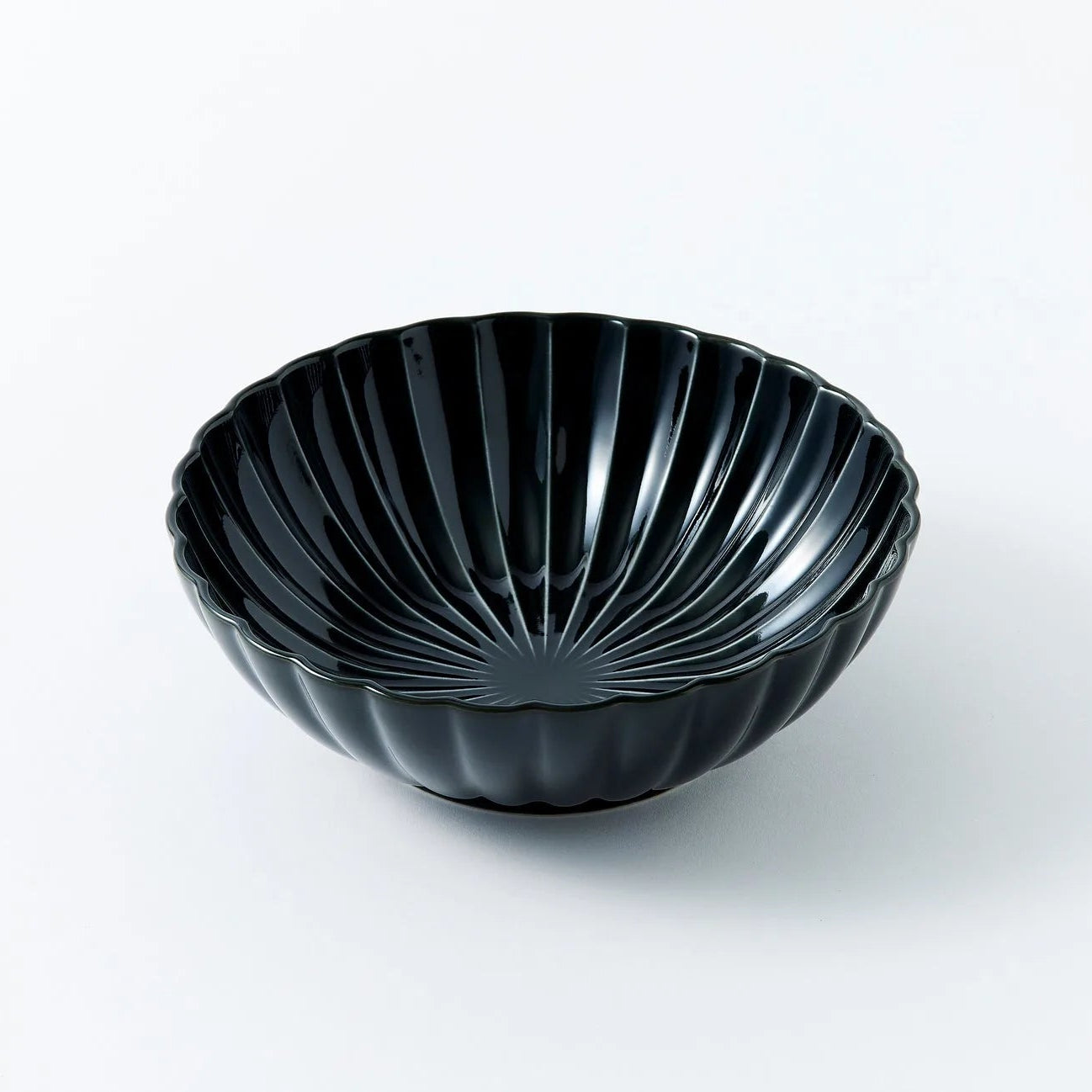 Kurokage large deep round bowl in ink black ceramic – elegant Japanese tableware for modern, minimalist dining.
