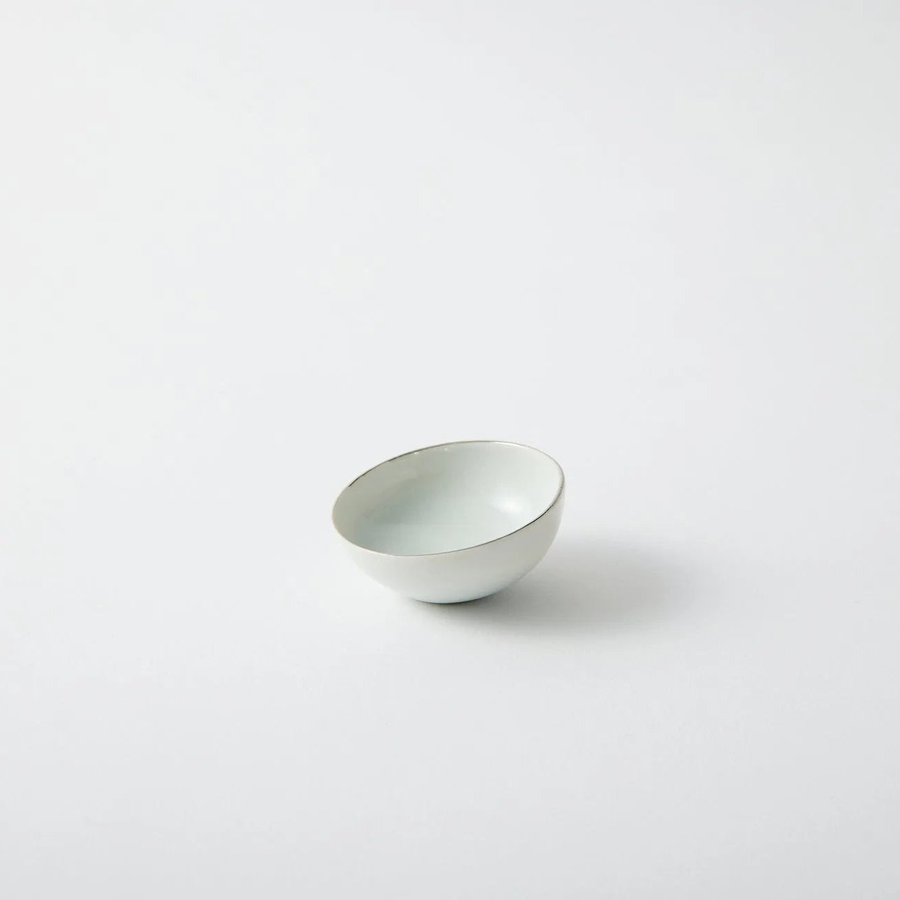 Marubi Japanese Utage small round bowl – handcrafted ceramic tableware for elegant and traditional Japanese dining.