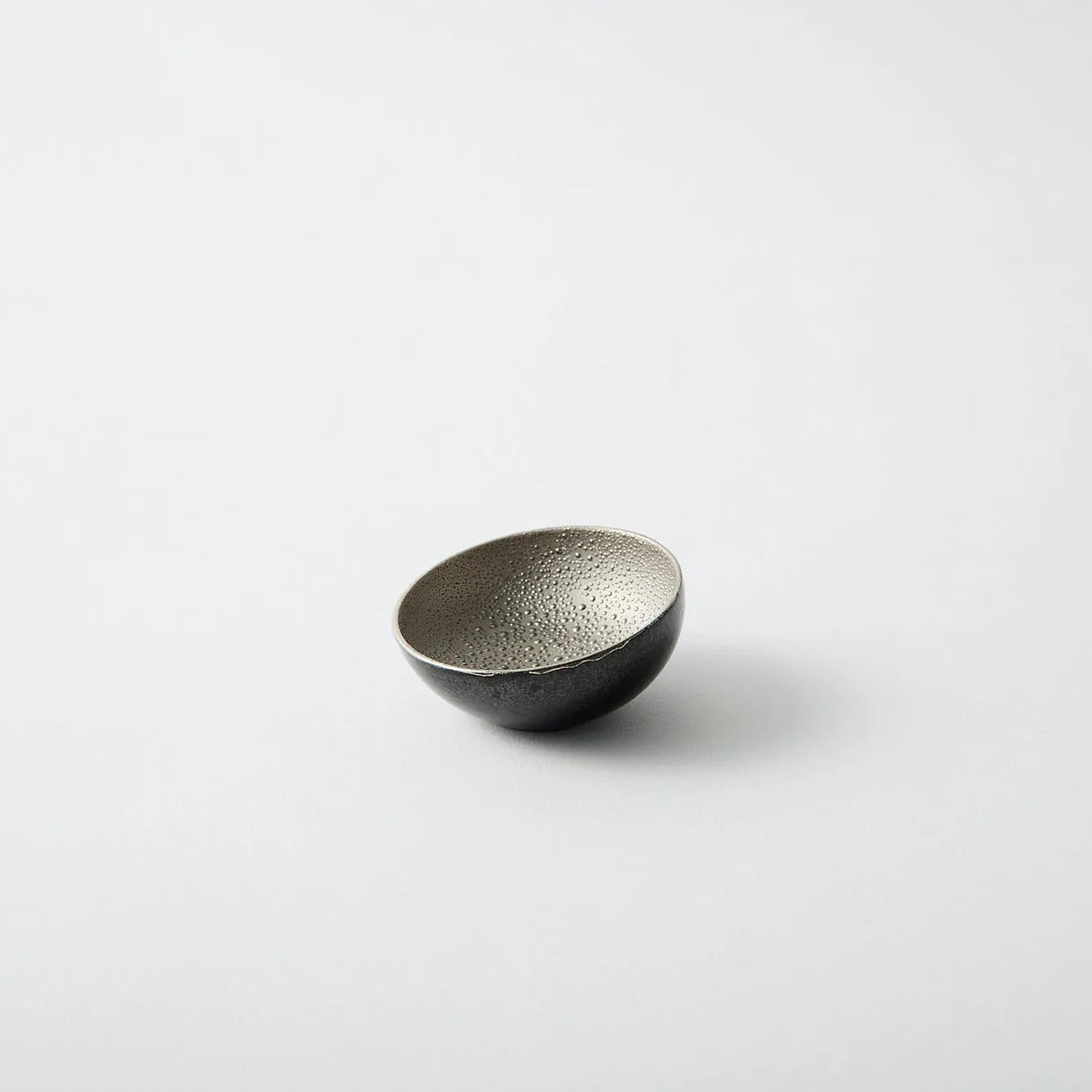 Marubi Japanese Utage small round bowl – handcrafted ceramic tableware for elegant and traditional Japanese dining.