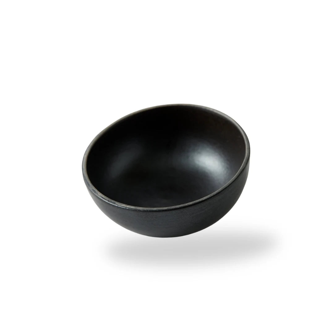 Marubi Japanese Utage small round bowl – handcrafted ceramic tableware for elegant and traditional Japanese dining.