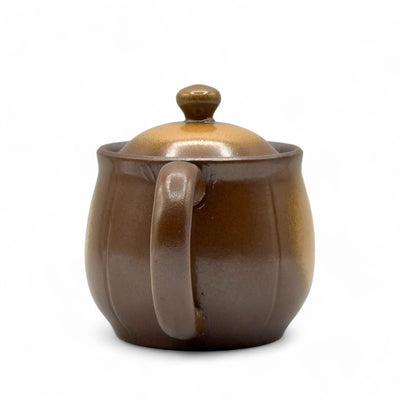 Mirai brown Banko-yaki Kyusu Japanese teapot handcrafted in clay, ideal for brewing authentic Japanese green tea.