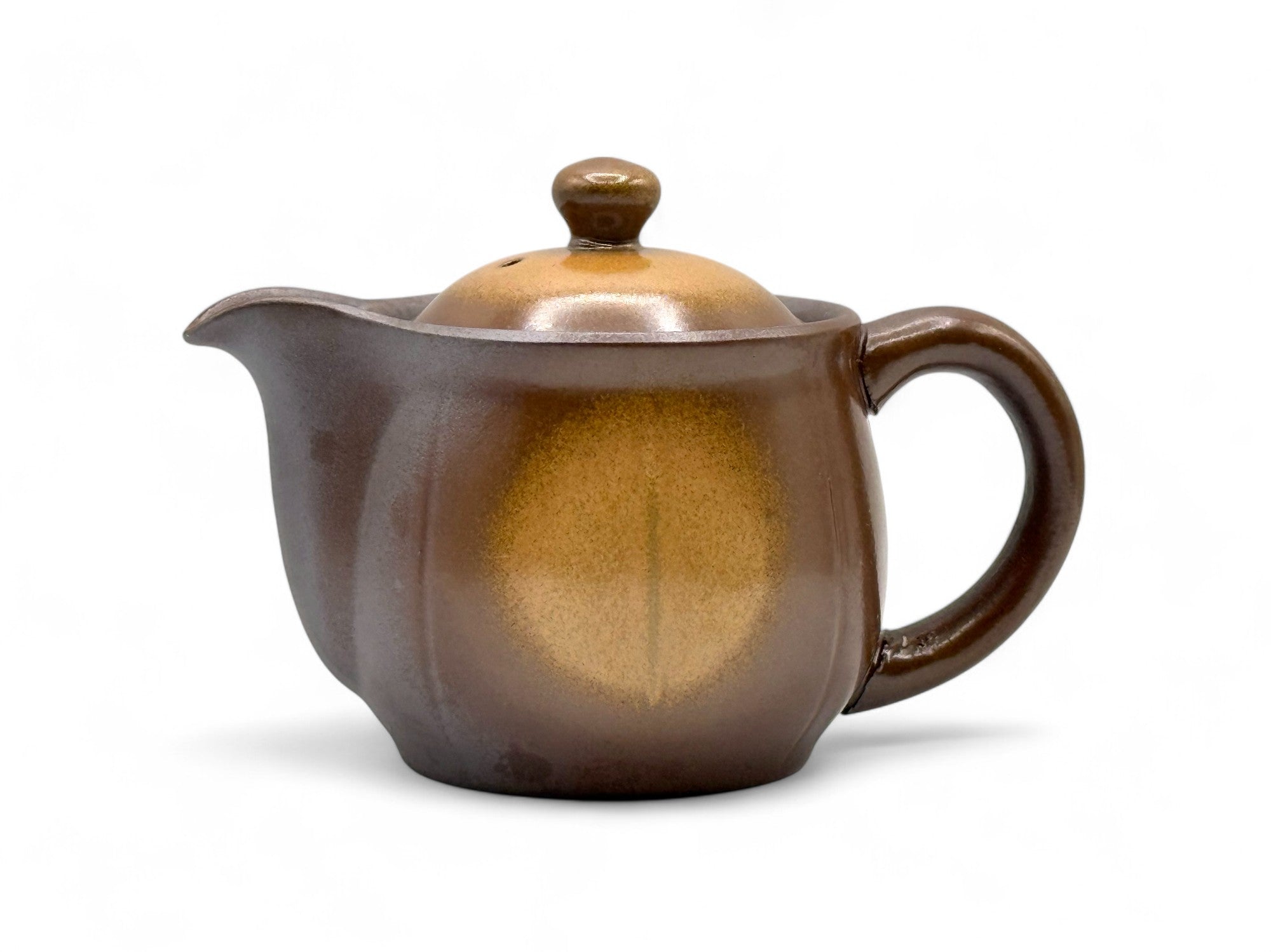 Mirai brown Banko-yaki Kyusu Japanese teapot handcrafted in clay, ideal for brewing authentic Japanese green tea.