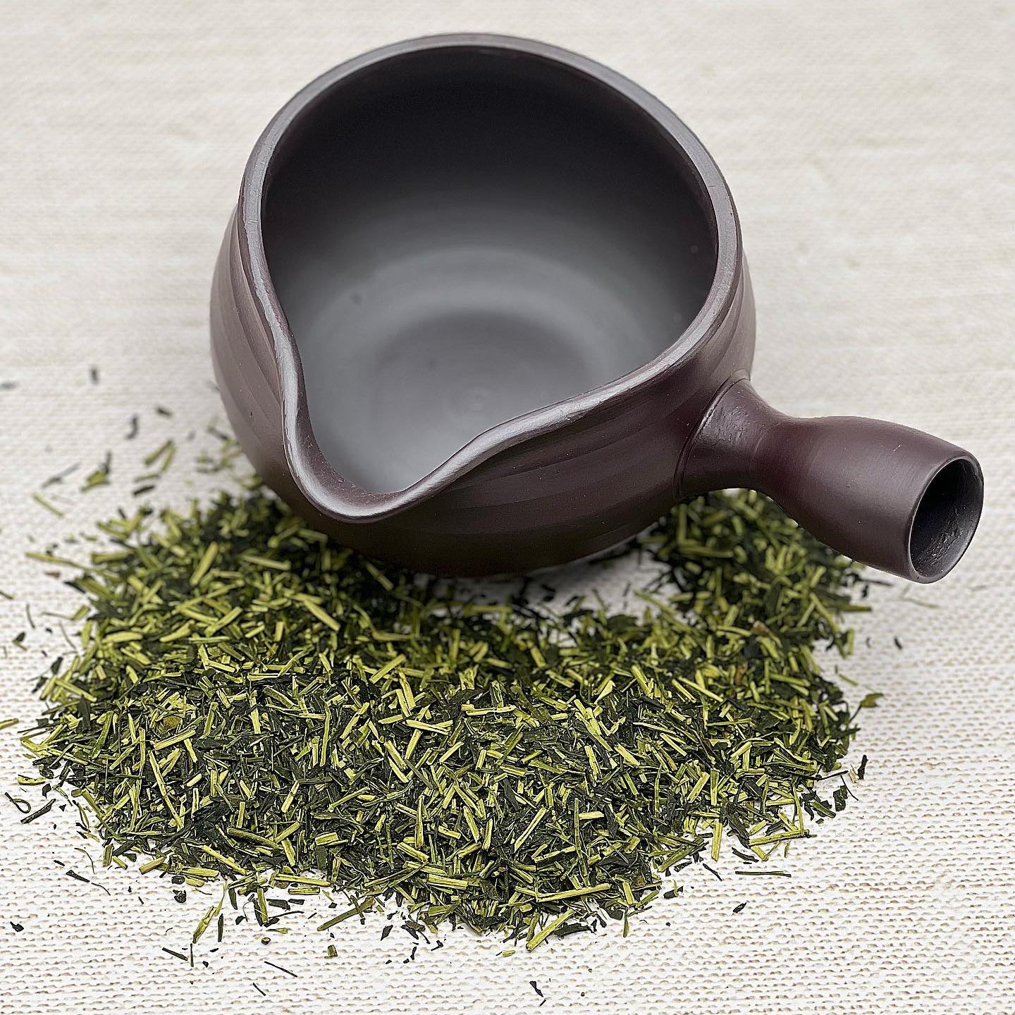 Muji Banko-yaki Black Yuzamashi Japanese ceramic water cooler for green tea brewing and traditional tea ceremony.