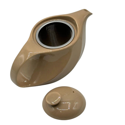 Rakuchin Beige Mino-yaki porcelain Kyusu teapot – traditional Japanese teaware handcrafted for elegant tea brewing.